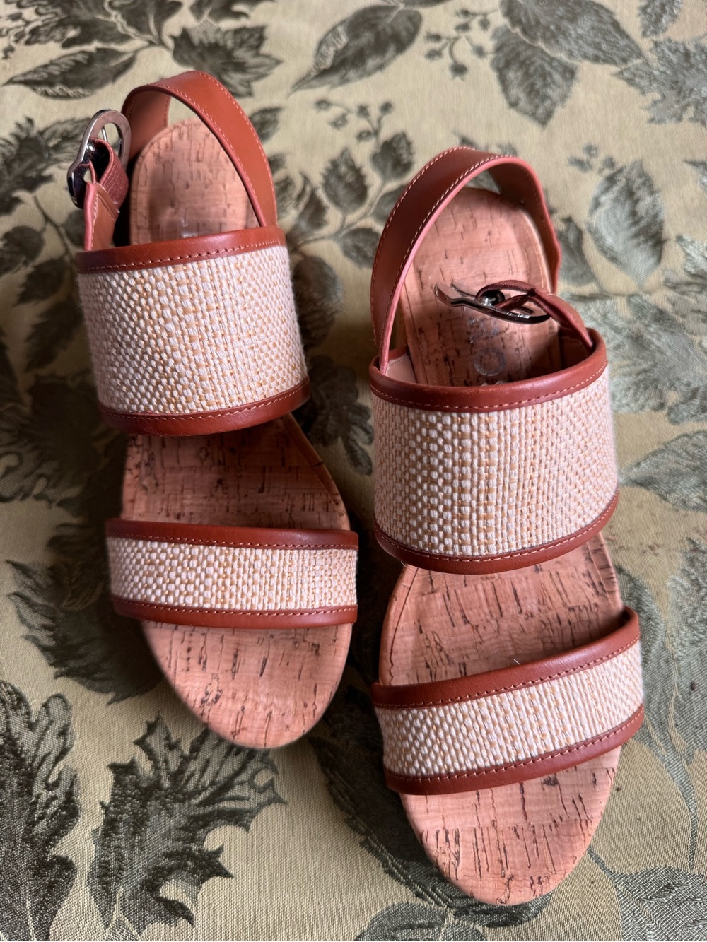 AEROSOLES Tan and Cream Woven Cork Sandals CAMERA
